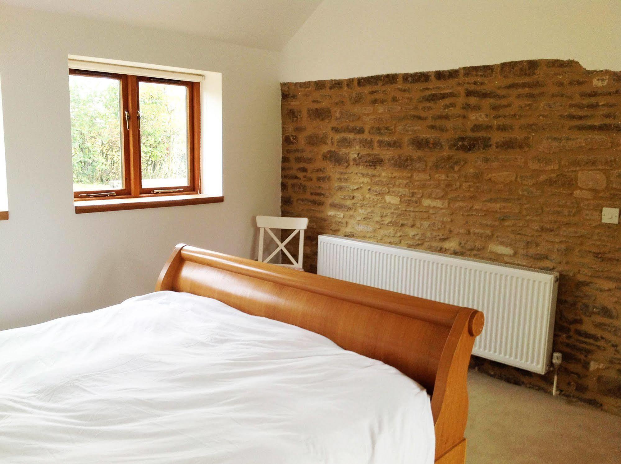 Вилла Whitley Coach House Экстерьер фото