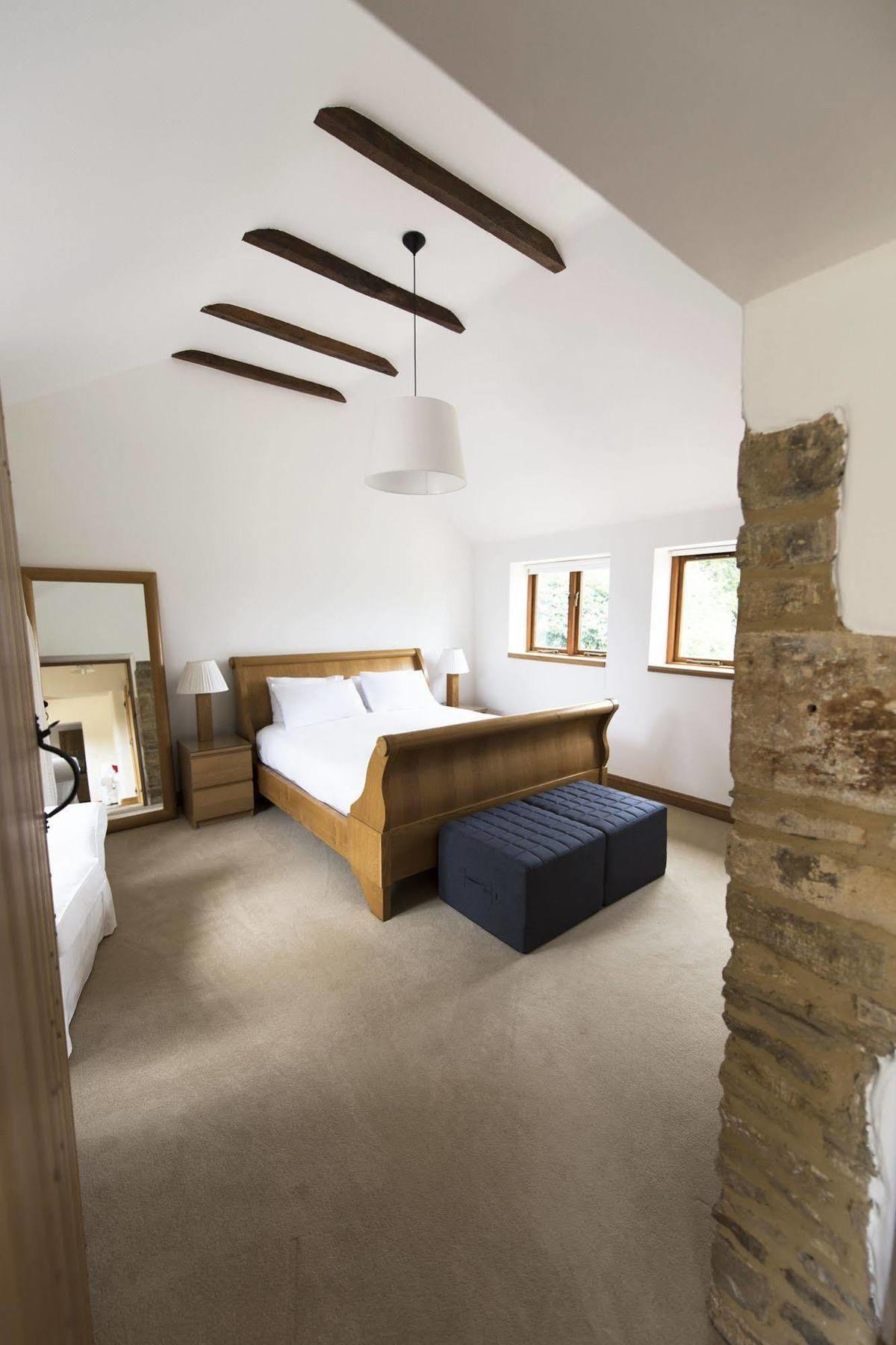 Вилла Whitley Coach House Экстерьер фото